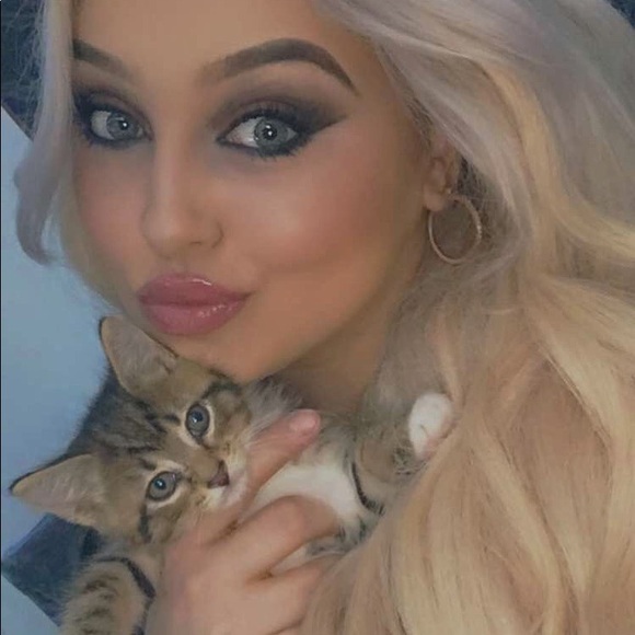 Meet your Posher, Nikki - Picture 1 of 1